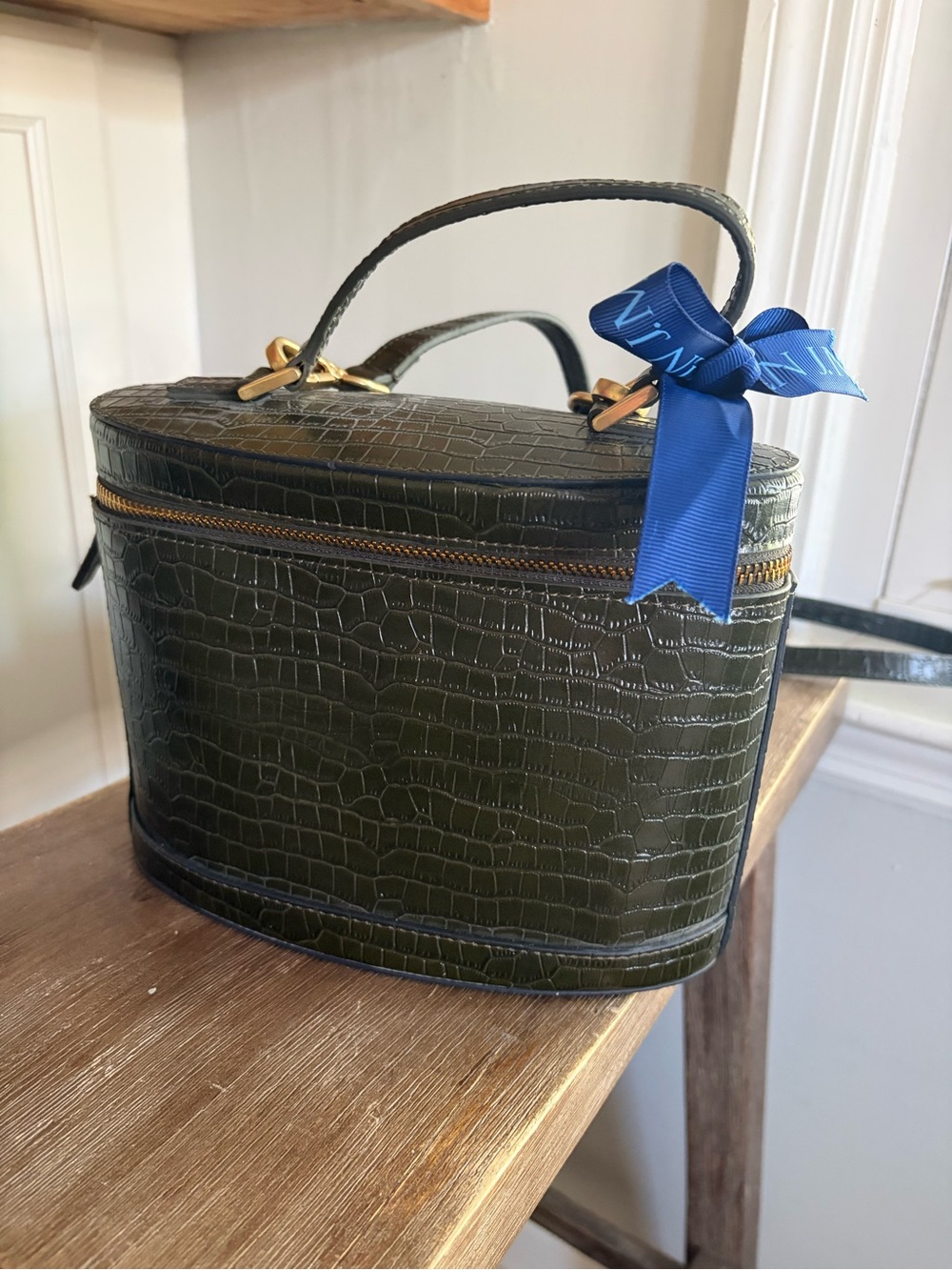 J. McLaughlin Lyla Leather Bucket Bag in Croc ~NWT~ - Picture 3 of 10